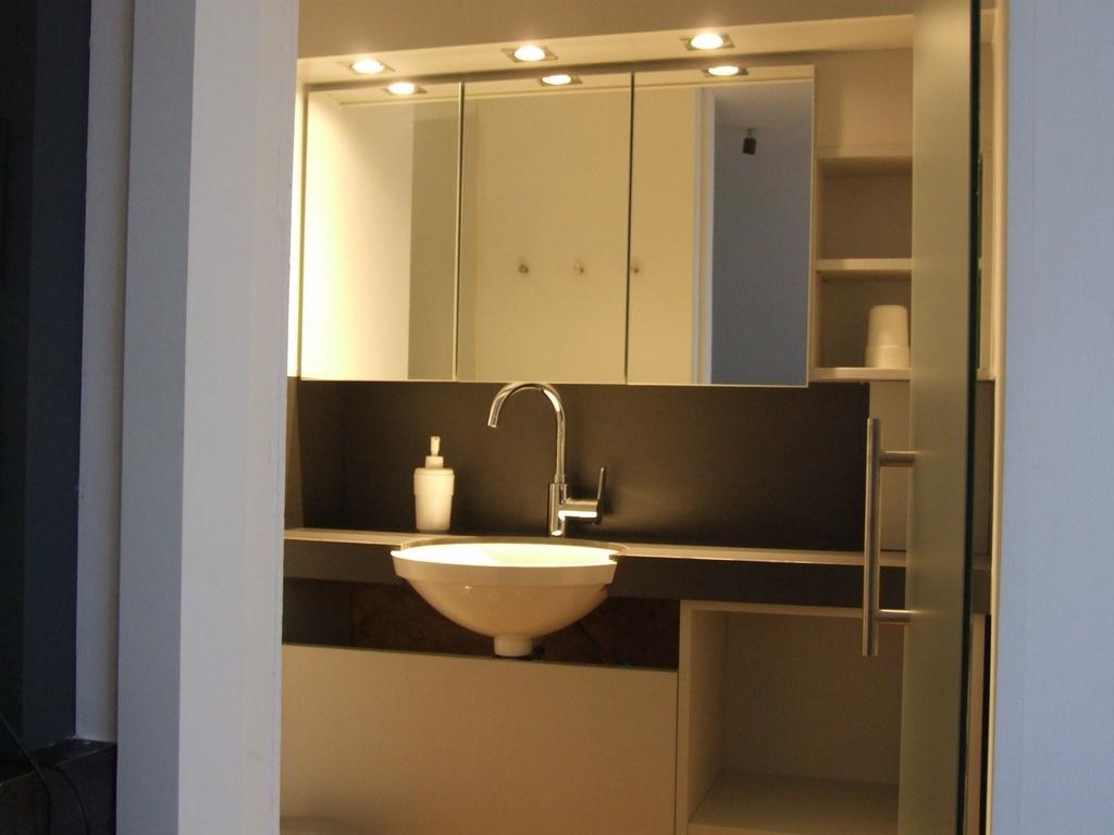 Modern And Cozy Studio In A Former Coach House Робервил Екстериор снимка