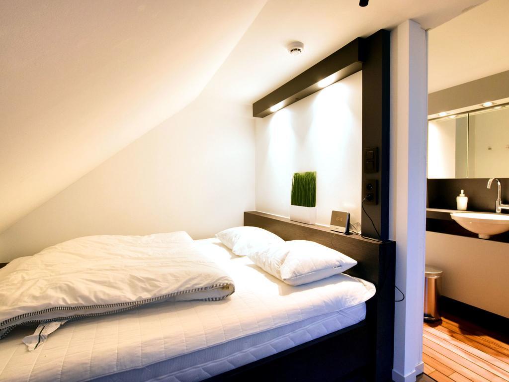 Modern And Cozy Studio In A Former Coach House Робервил Екстериор снимка