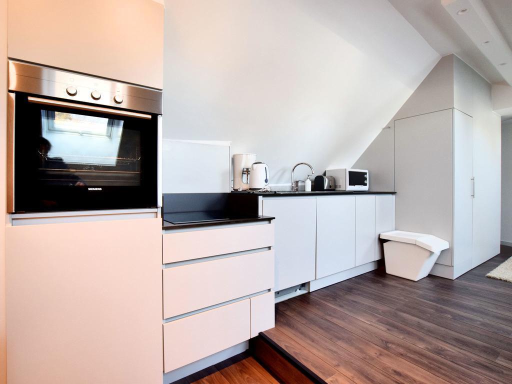 Modern And Cozy Studio In A Former Coach House Робервил Екстериор снимка